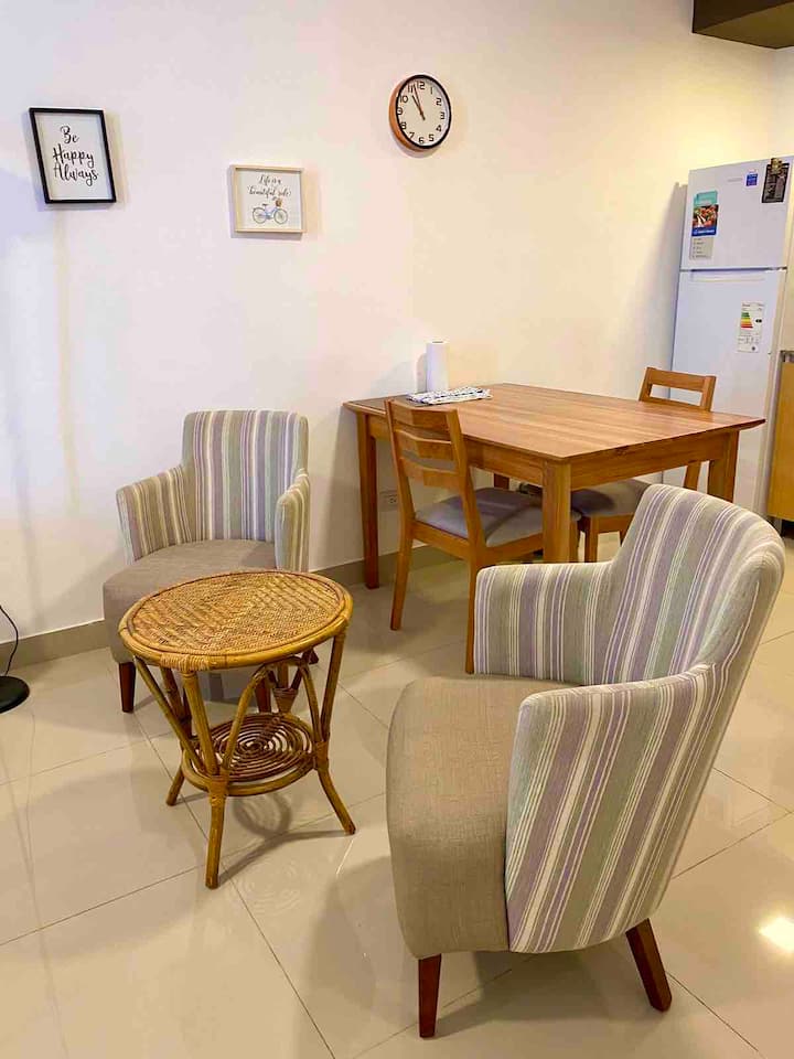 Studio novo com varanda em Monserrat