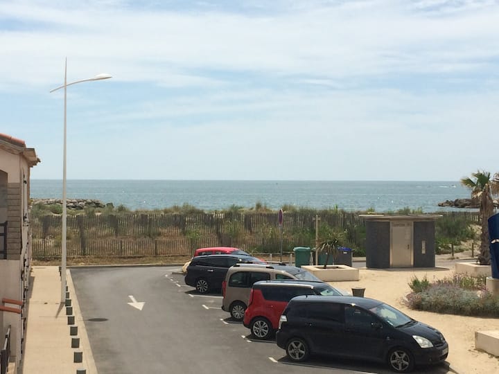 Le Kayak Blanc Tout Près De La Plage à 30 Mètres - Valras-Plage