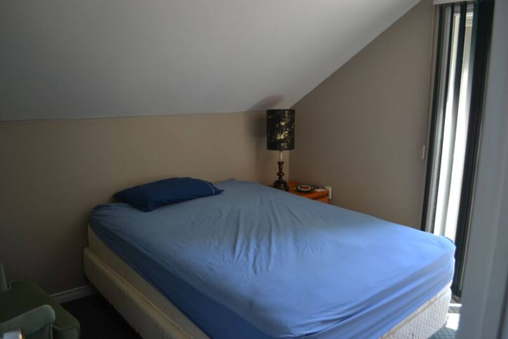 Bedroom #1 - Queen bed