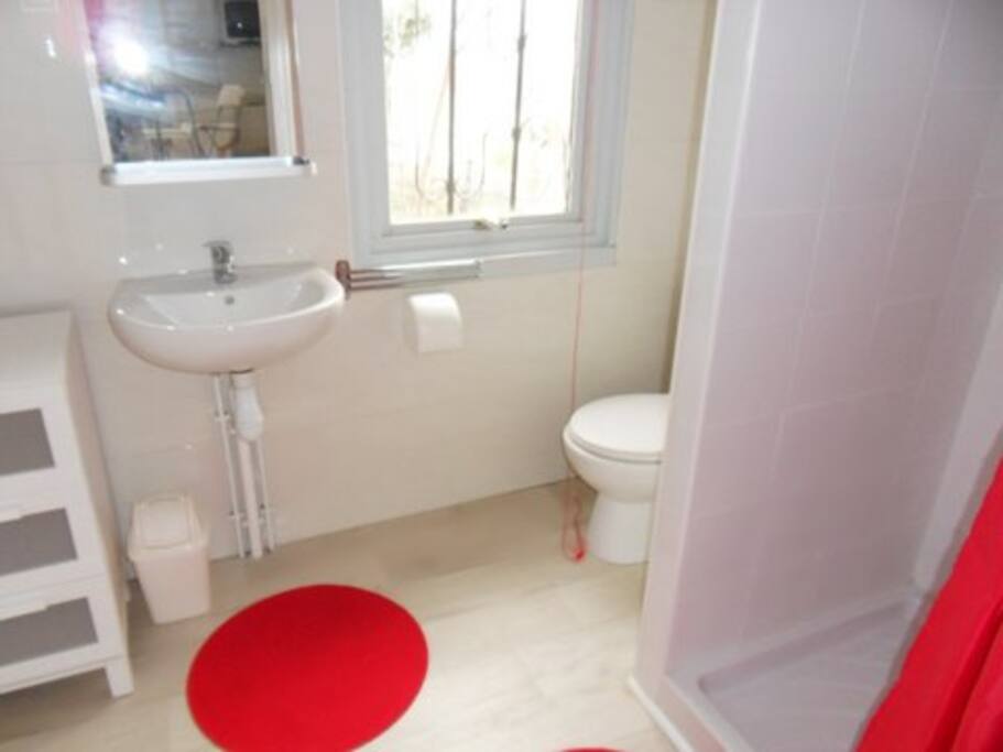 salle de bain et lave linge