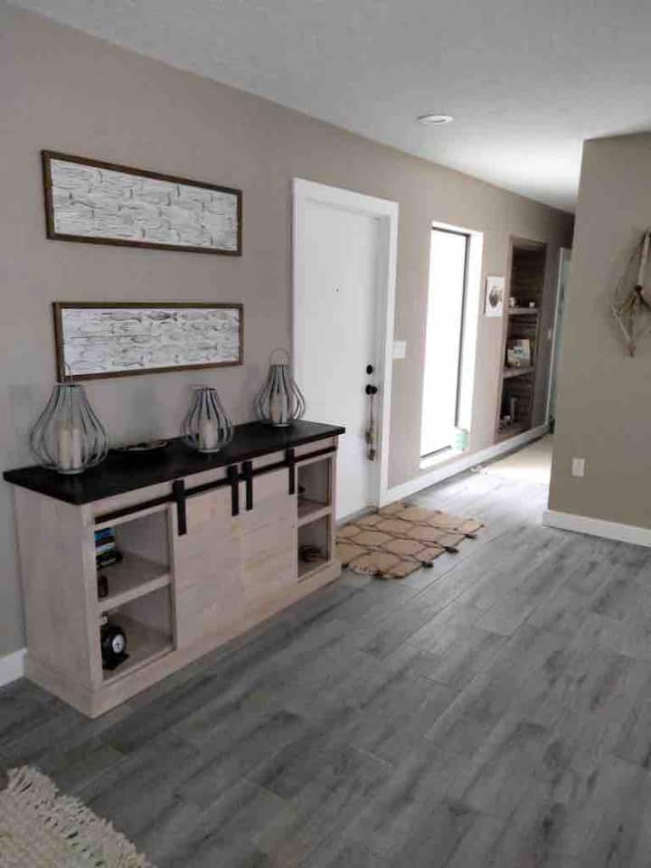 Life In Paradise! Sweet Private Updated Home! - Venice, FL