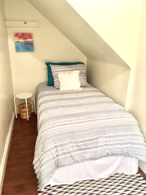 The Daydreamer Room- Twin Bed
