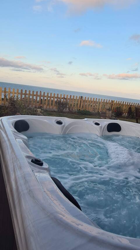 Sea view cottage with hot tub on Yorkshire Coast