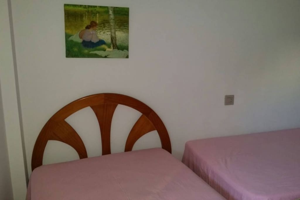 Dormitorio: 2 camas individuales