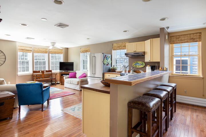 Historic, Updated Stable in Heart of Newport! gallery image 2