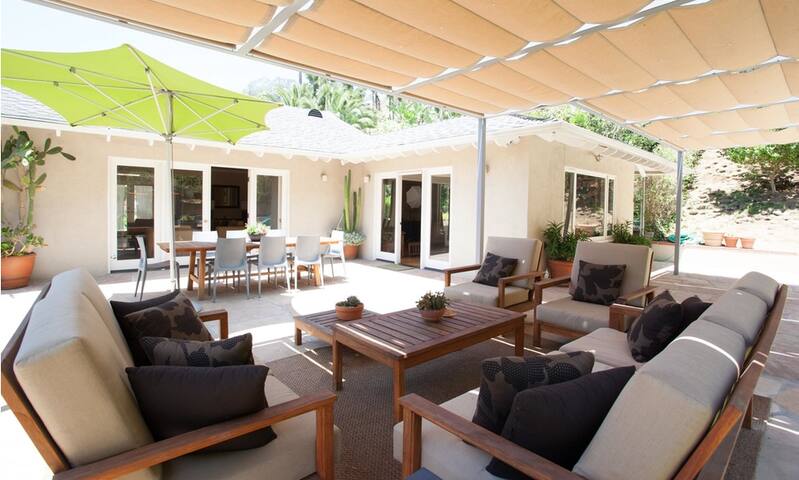 Bird Street Family Oasis w/heated pool, spa gallery image 2