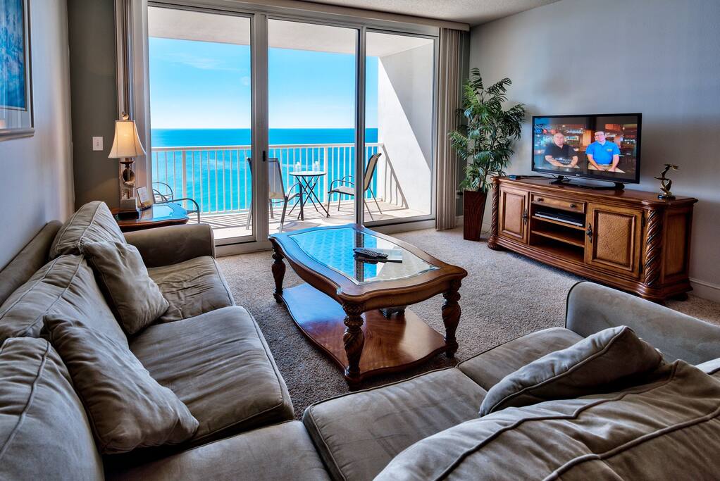 Indoors,Room,Pool,Water,Couch
