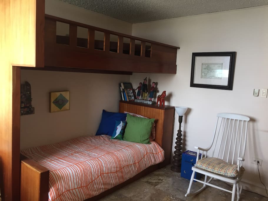2nd bedroom