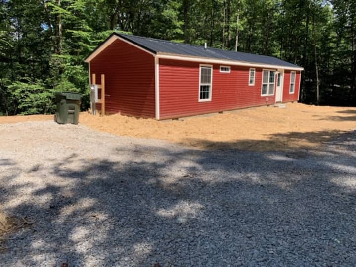 Cottage 1 on Wood Creek Lake near the boat ramp Houses for Rent in