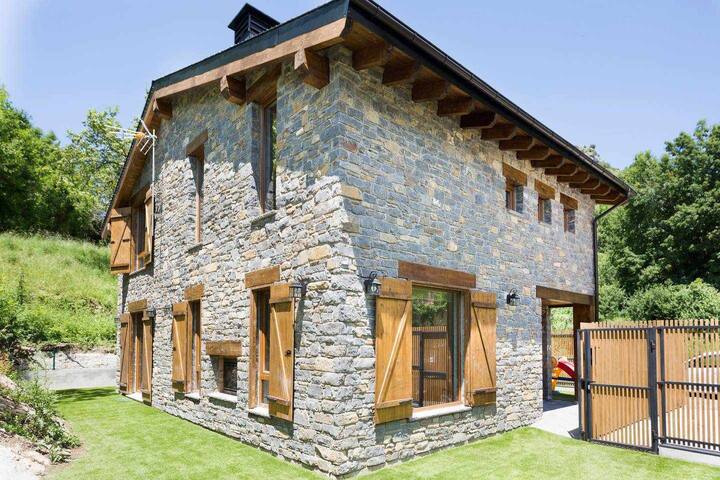 Casa Forelsa Lujo En La Montana Casas En Alquiler En Hoz De Jaca Aragon Espana