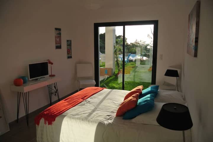 Apartman s privatnom garderobom, kupaonicom i WC-om.