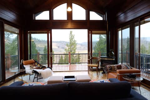 Mountain Chalet Retreat at Wyo Parks Intersection