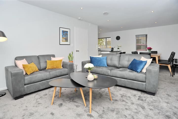 Listing in Chirstchurch