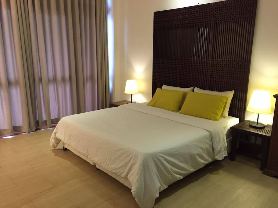 King size bed