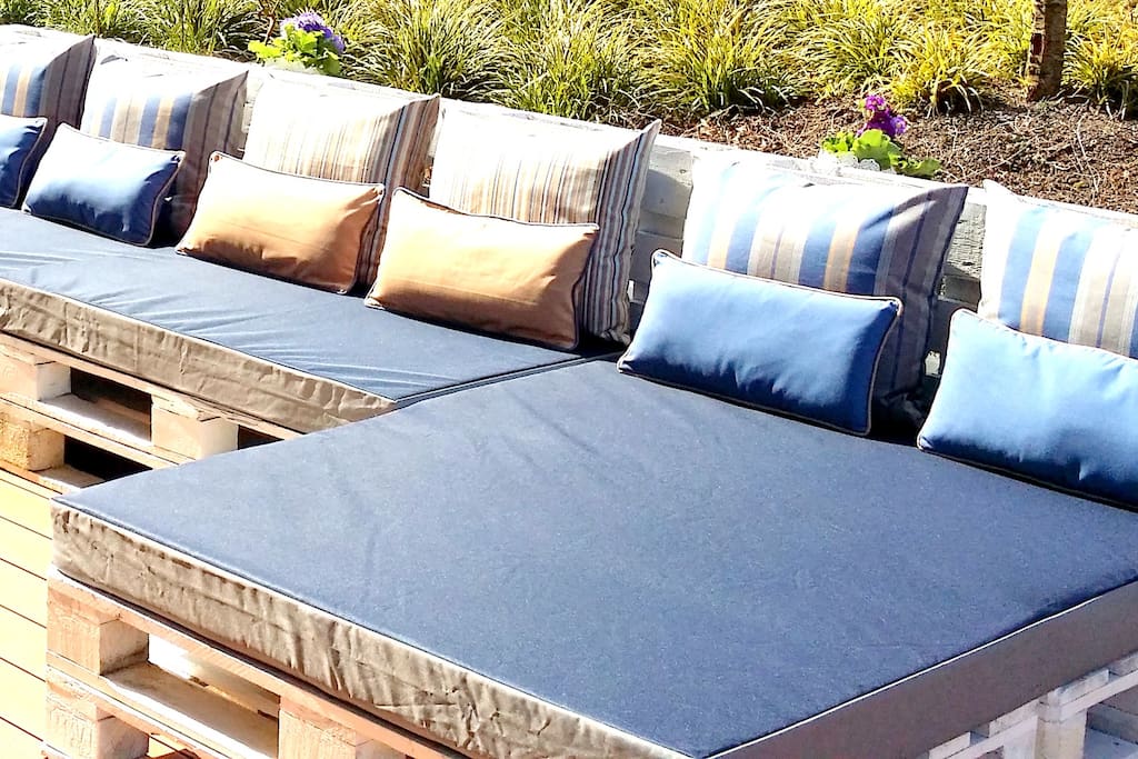 Terrace Couch