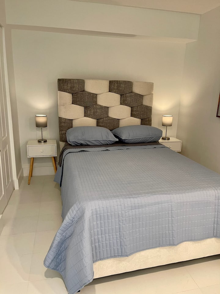 Საძინებელი 3
სრული ზომის საწოლი