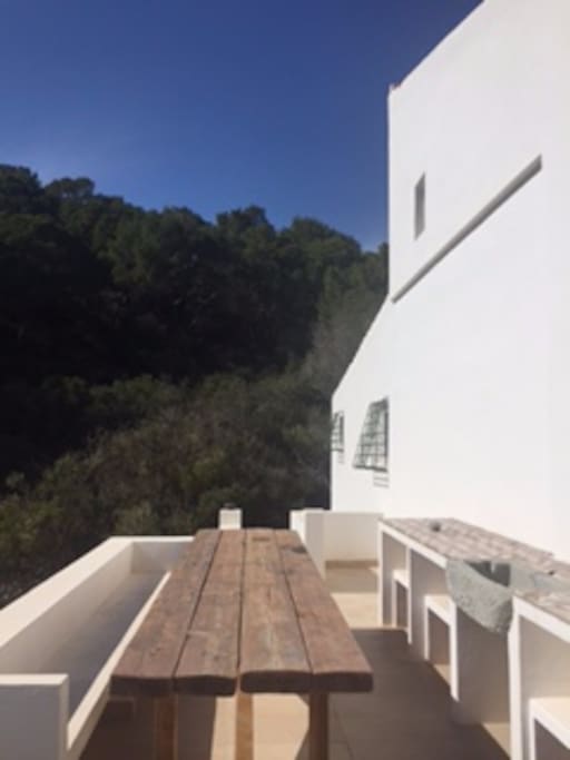 Terrazza con tavolo pranzo