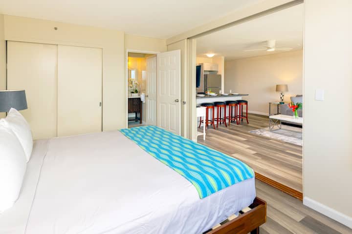 Elevated Waikiki Stay W/ Lanai & Skyline Views - Honolulu
