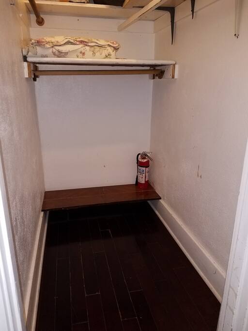 Large Closet to store your things