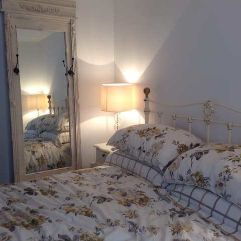 Cosy Coastal Lodge *Walk to Beach* Free Parking