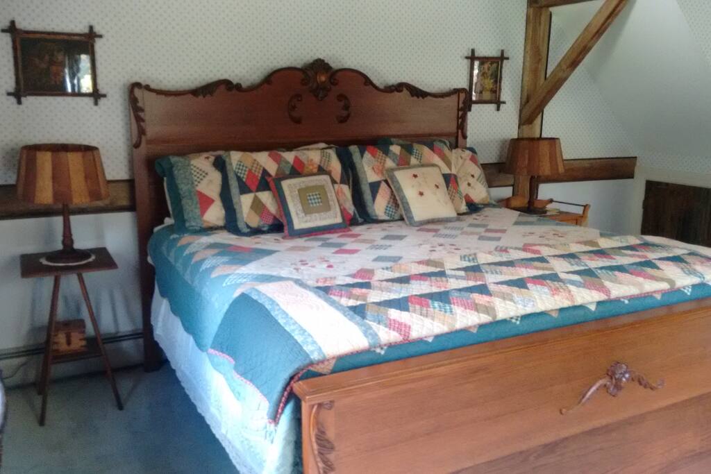 Richard Flagg Abbott Room – King Bed