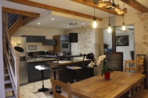 Annonce Airbnb populaire: La Salamandre: calm, nature and serenity. à Ain