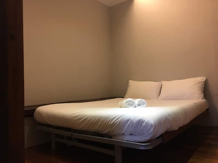 Ground floor bedroom (Double bed)