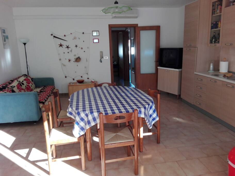 Soggiorno con cucina