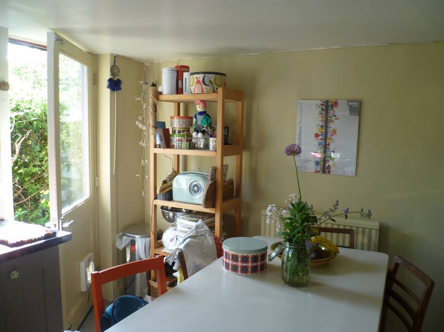 Kitchen where you can have a cup of tea and cook if you wish