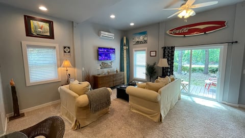 Top performing Airbnb: Private & Spacious Couple's Beach Getaway in Kitty Hawk
