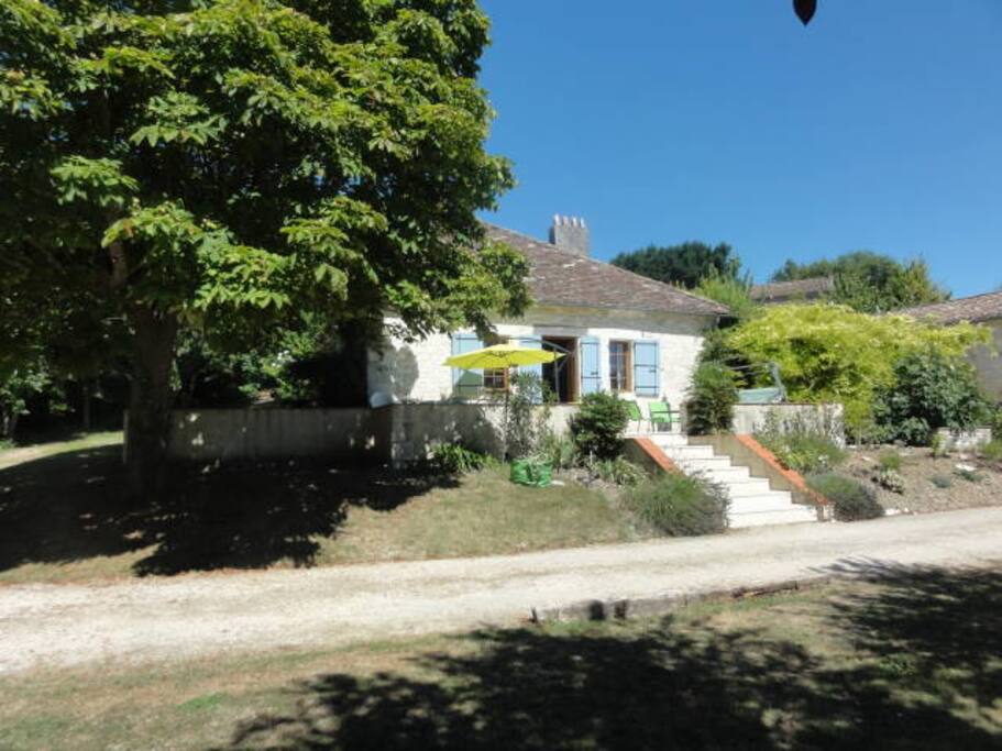Farmhouse in its grounds