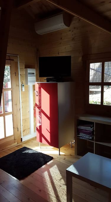 tv sur frigo