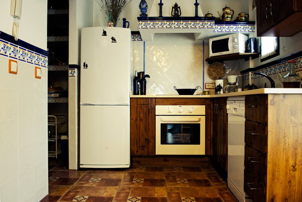 Cocina con despensa