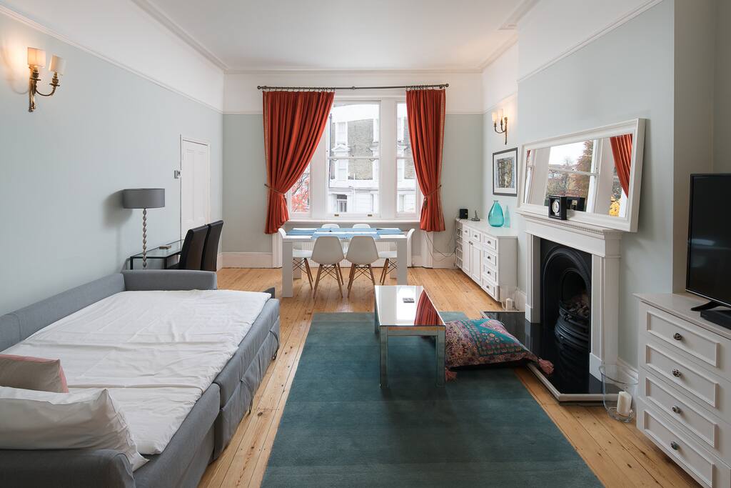 Sitting room with double sofabed