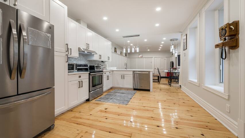 PENTHOUSE DOWNTOWN MONTREAL HIGHEND 2BEST LOCATIO