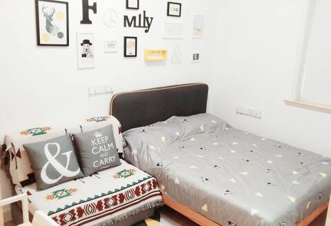 陆家嘴/免清洁费一口价/独立整套一居一卫/2,4,9号线/清洁卫生/一楼方便/松下新风系统