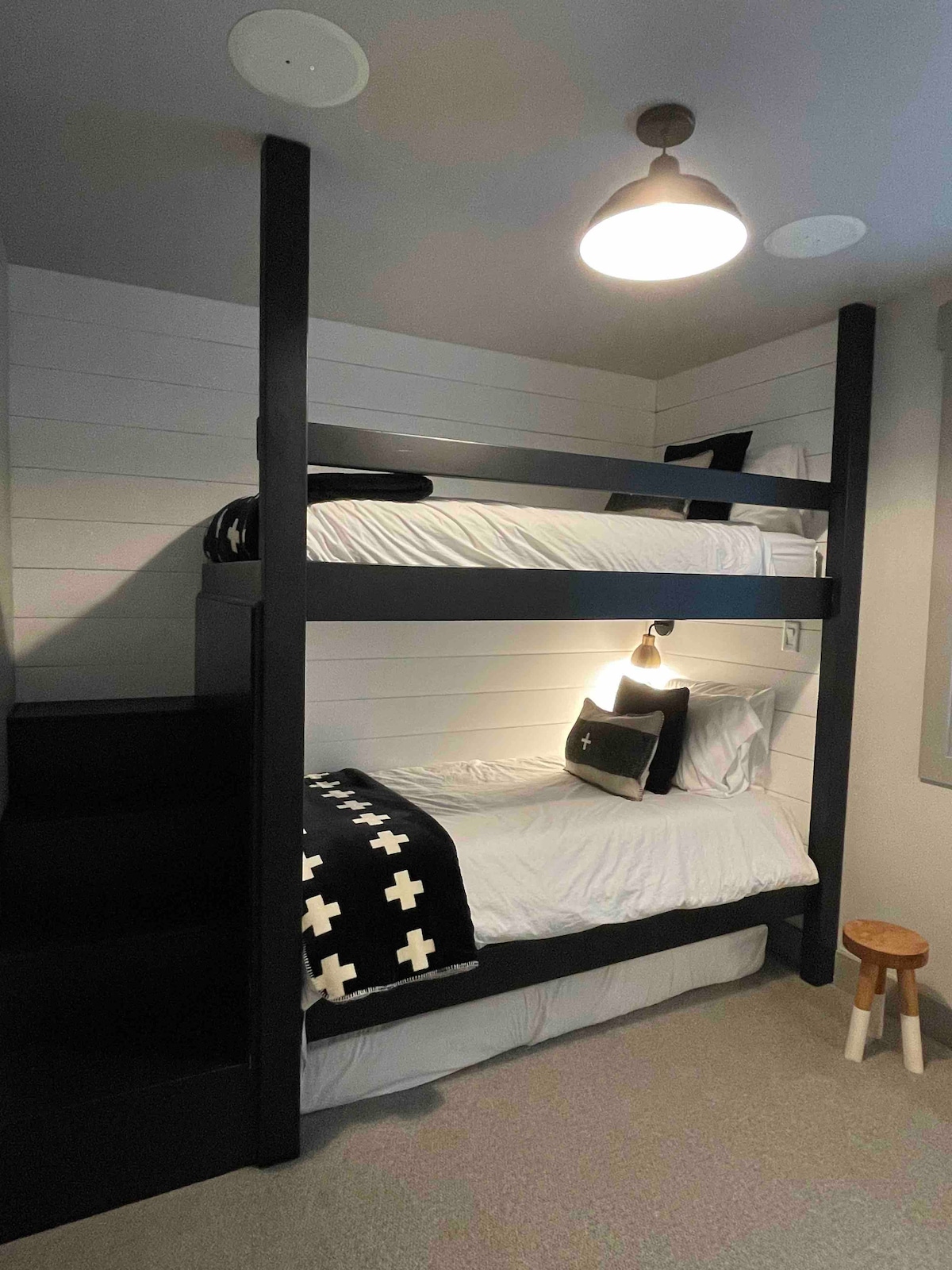 חדר קומותיים לילדים.