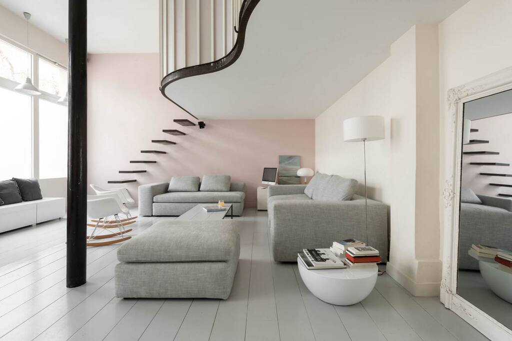 With a Direct access (no stairs) to the outside courtyard!