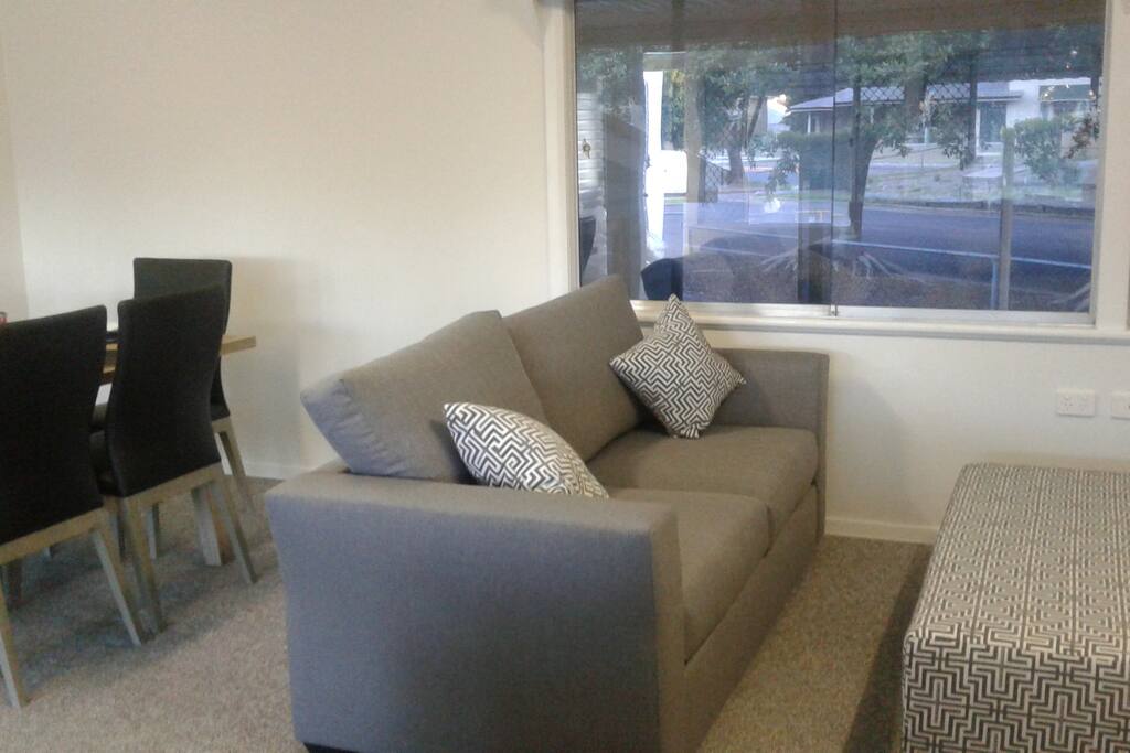 Lounge & Dining