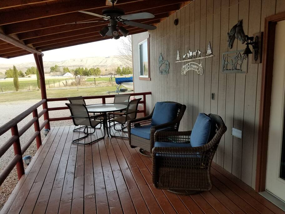 Spacious deck!