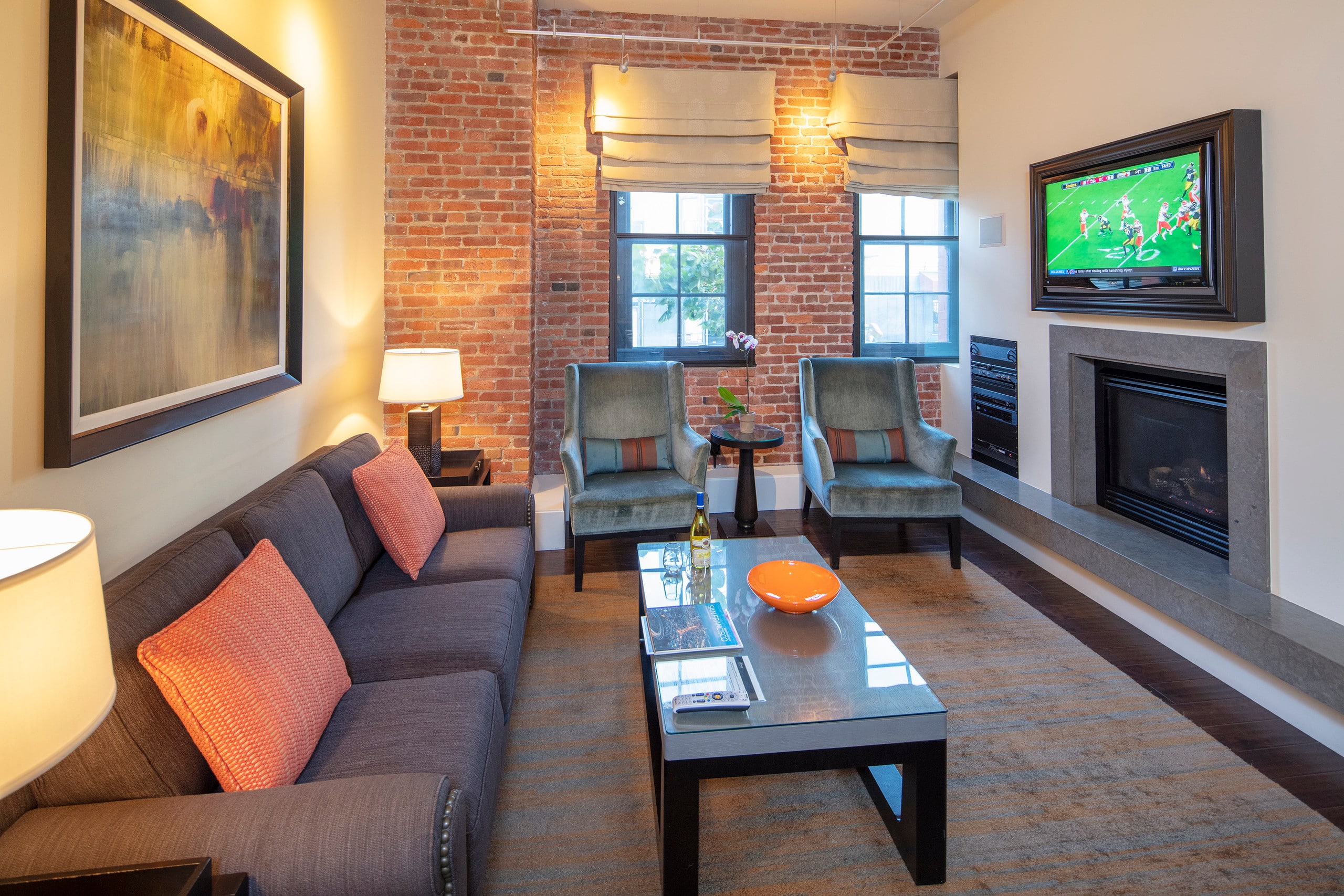 Condo in San Francisco · ★4.91 · 2 bedrooms · 2 beds · 2 baths - Image 2