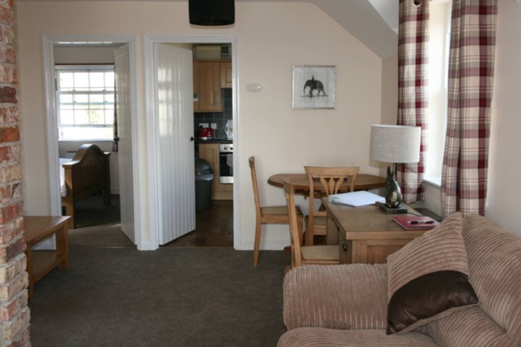 Lounge, kitchen & en suite bedroom