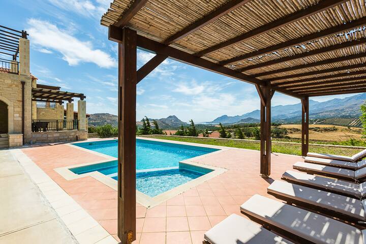 Thalia Villa, majestic landscape of South Crete gallery image 4