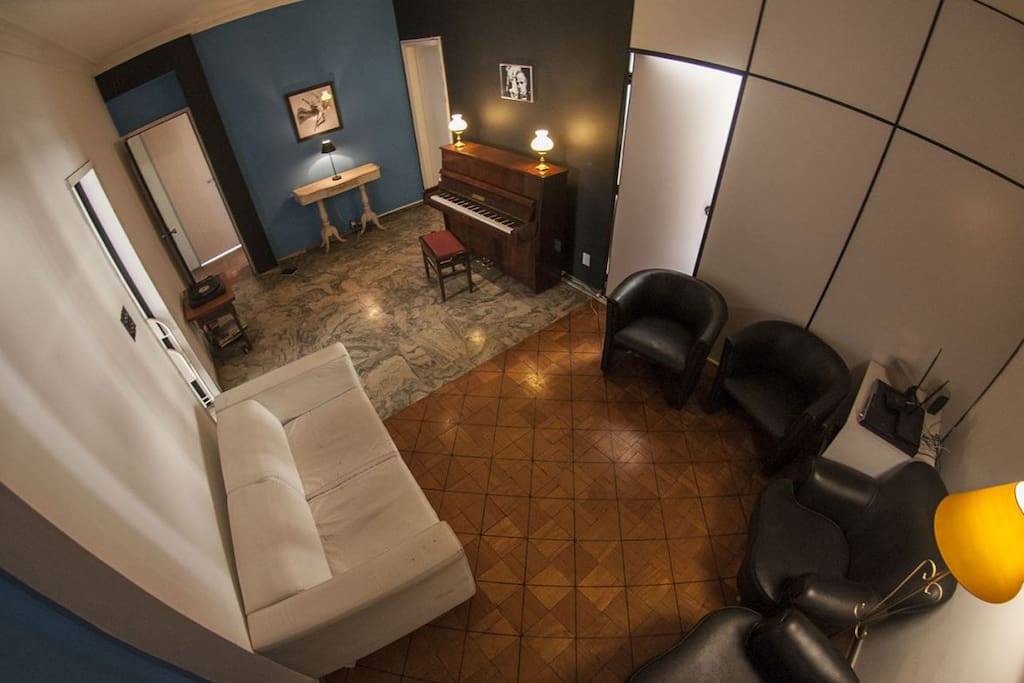 Living Room / Sala de estar