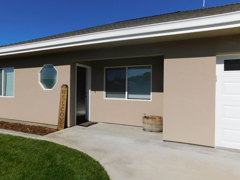 Welcome to a relaxing get away only 45 minutes from Yosemite!!