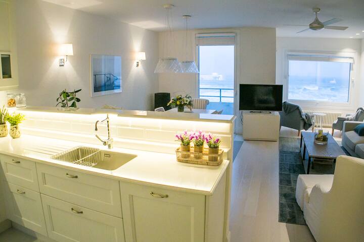 Zurriola BEACH gallery image 2