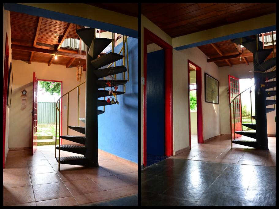 Hall de entrada + escada que leva ao mezanino