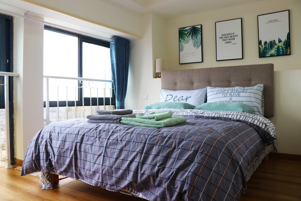 次卧落地窗 空调
Floor window bedroom