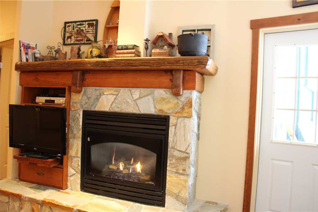 S402 Living Room 2