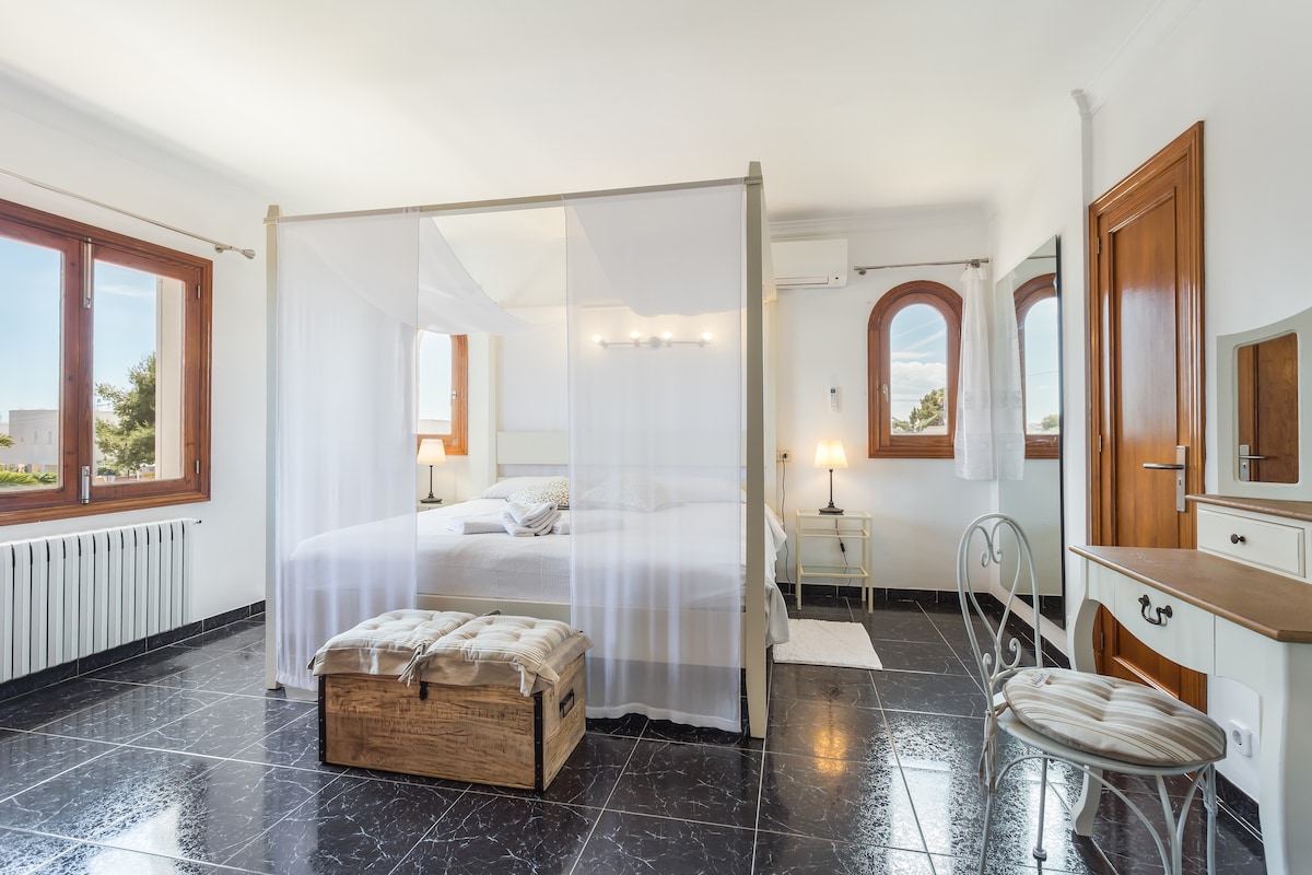 Master bedroom fitted with 2m by 2m King size bed, 2 mattress with different comforts.